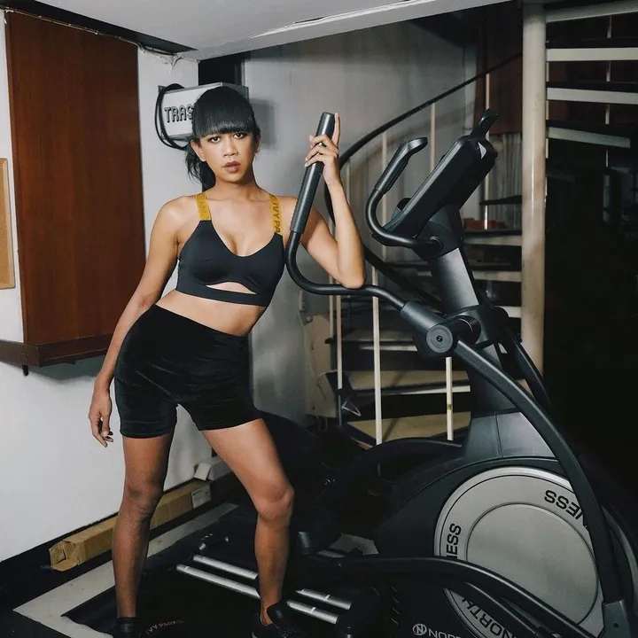 เจนนี่ รีวิว เครื่องเดินวงรี Northfitness